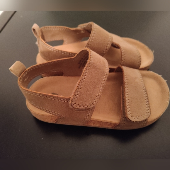 2 pairs of shoes for toddlers size 22/23 - Picture 8 of 10